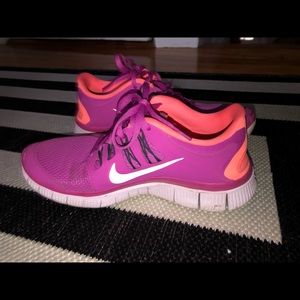 Nike Free Running Sneakers